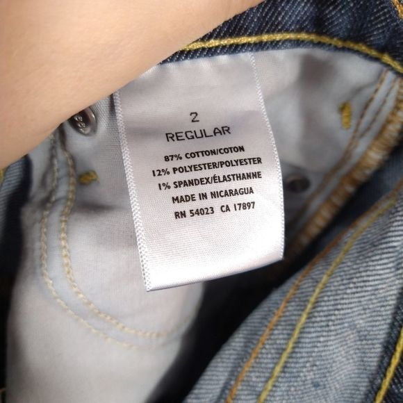 Old Navy The Diva frayed Jean Shorts 2 Regular - Picture 3 of 5